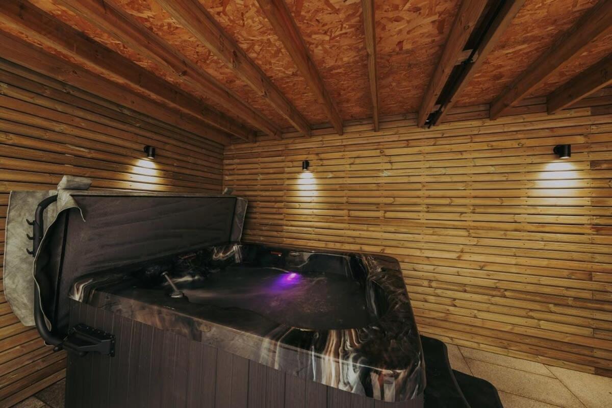 Apartament Clifton 32 - Garden Flat With Hot Tub - Hopewell Bristol Zewnętrze zdjęcie